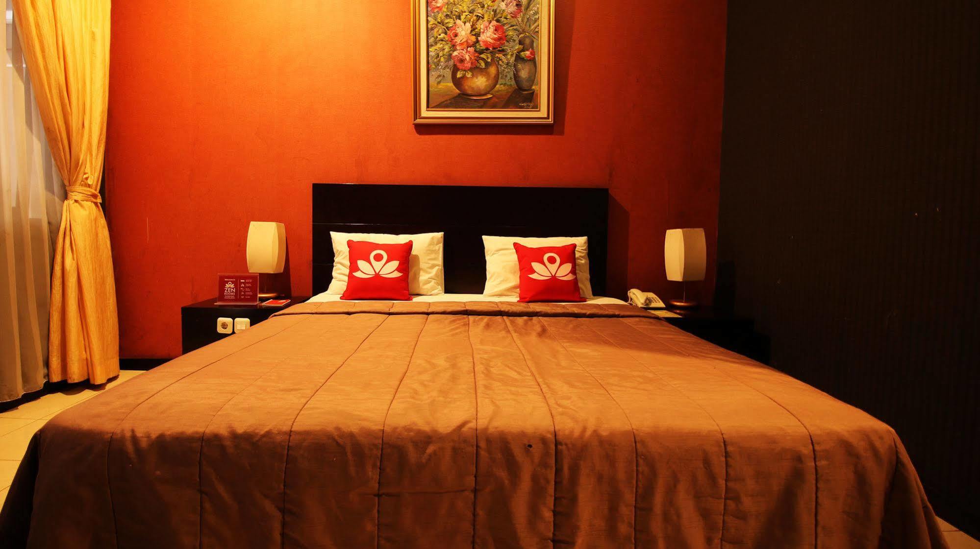 Zen Rooms Grand Hotel Лембанг Экстерьер фото