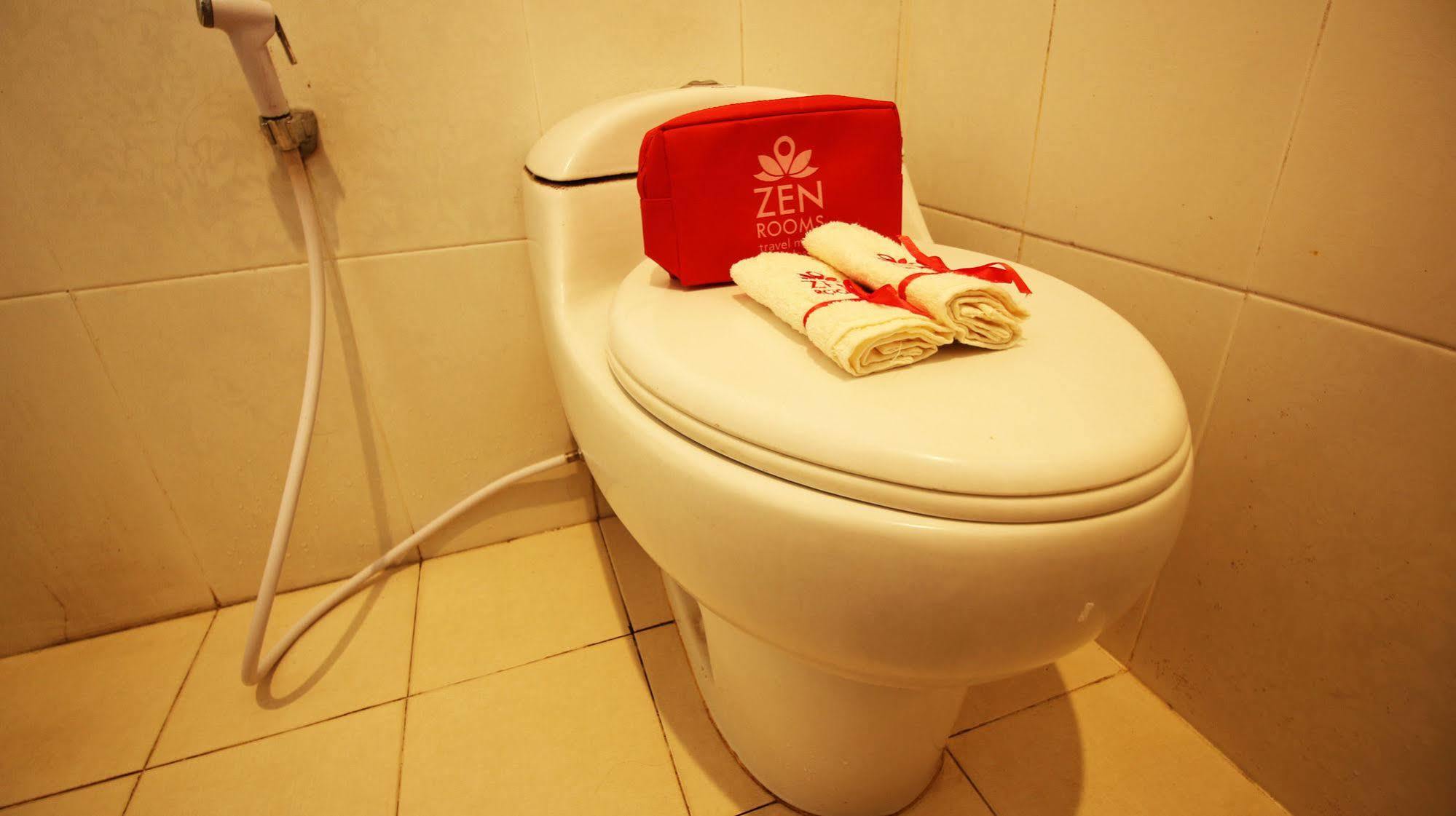 Zen Rooms Grand Hotel Лембанг Экстерьер фото