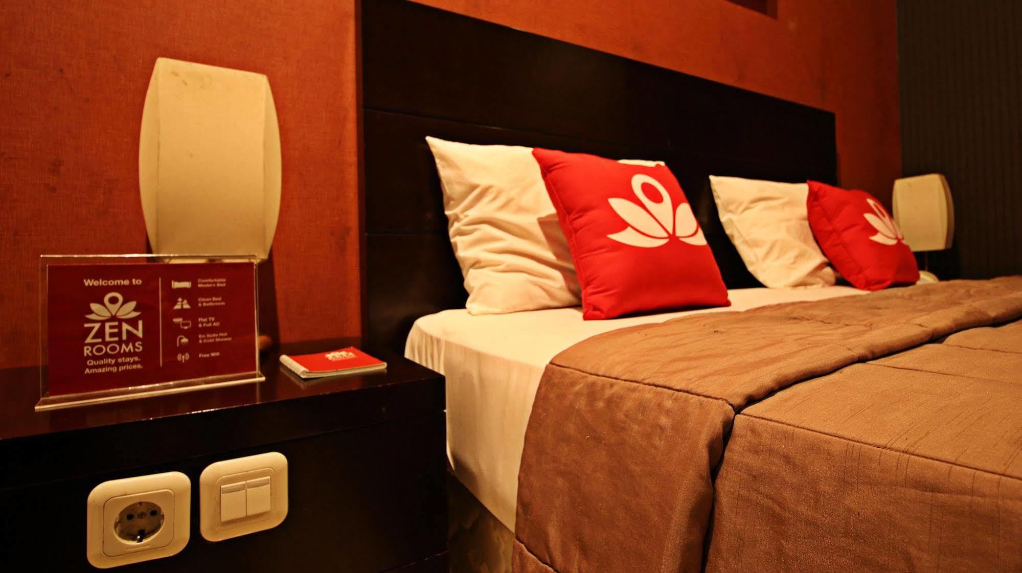 Zen Rooms Grand Hotel Лембанг Экстерьер фото