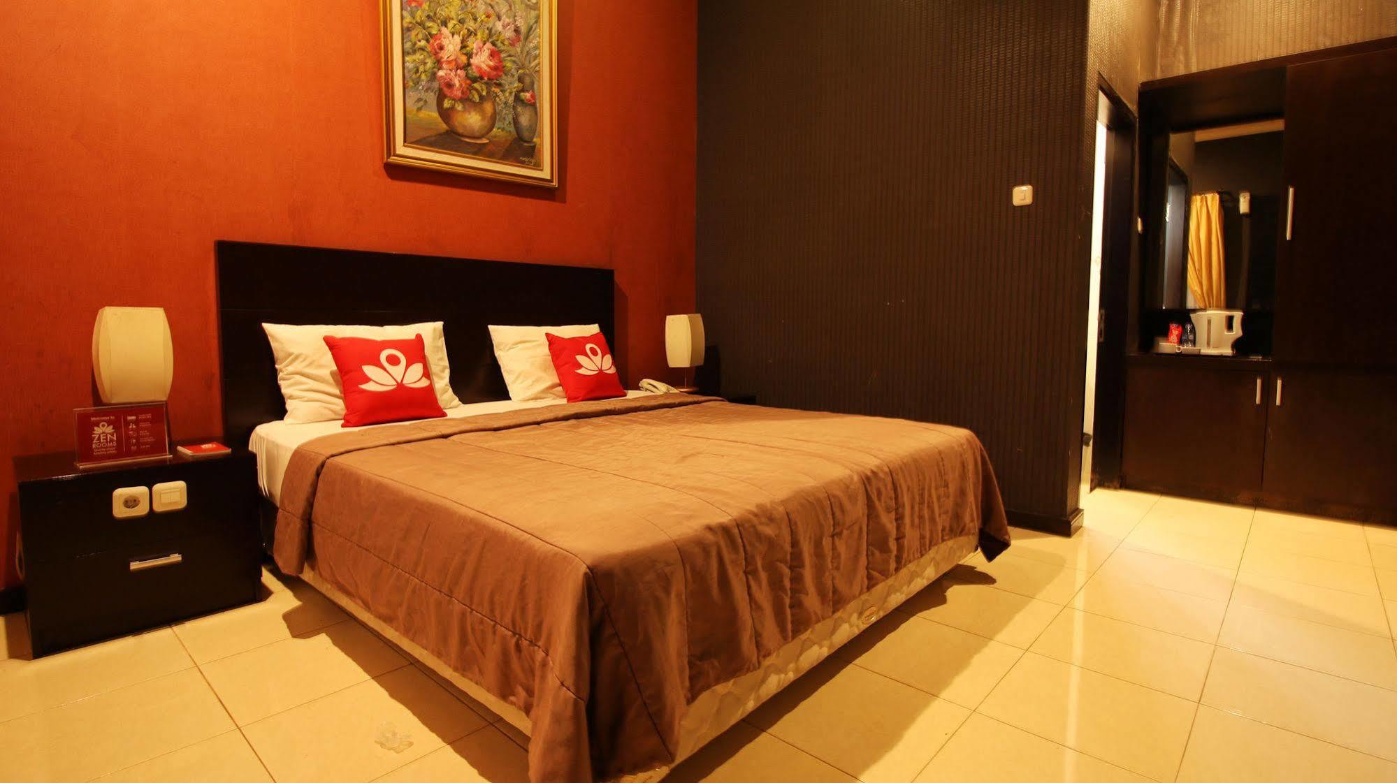 Zen Rooms Grand Hotel Лембанг Экстерьер фото